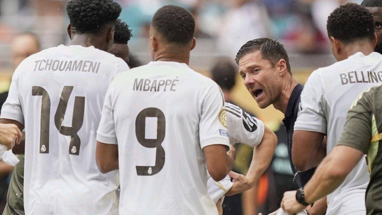 职业篮球往 职业篮球往