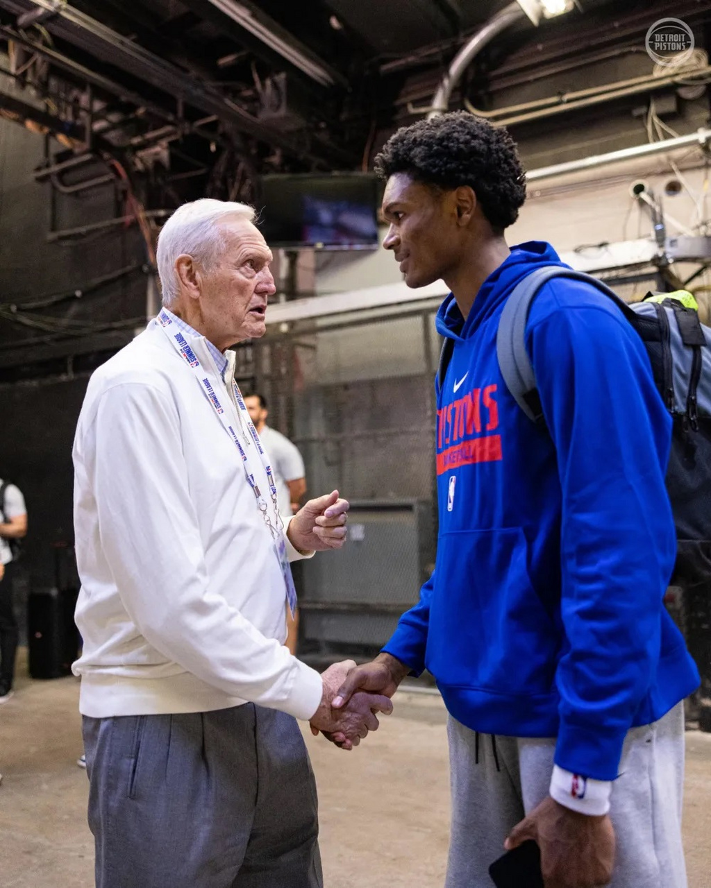 曲线是否友 曲线是否友